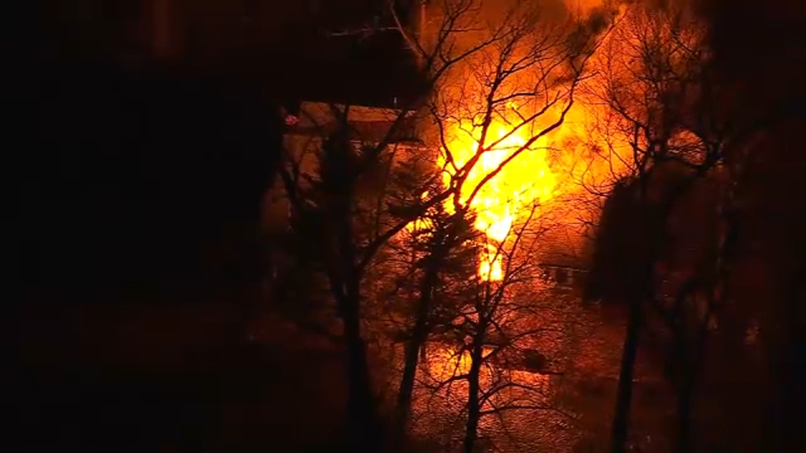 Fire burns through home in flood zone near Route 202 in Lincoln Park, NJ - Vimarsana News