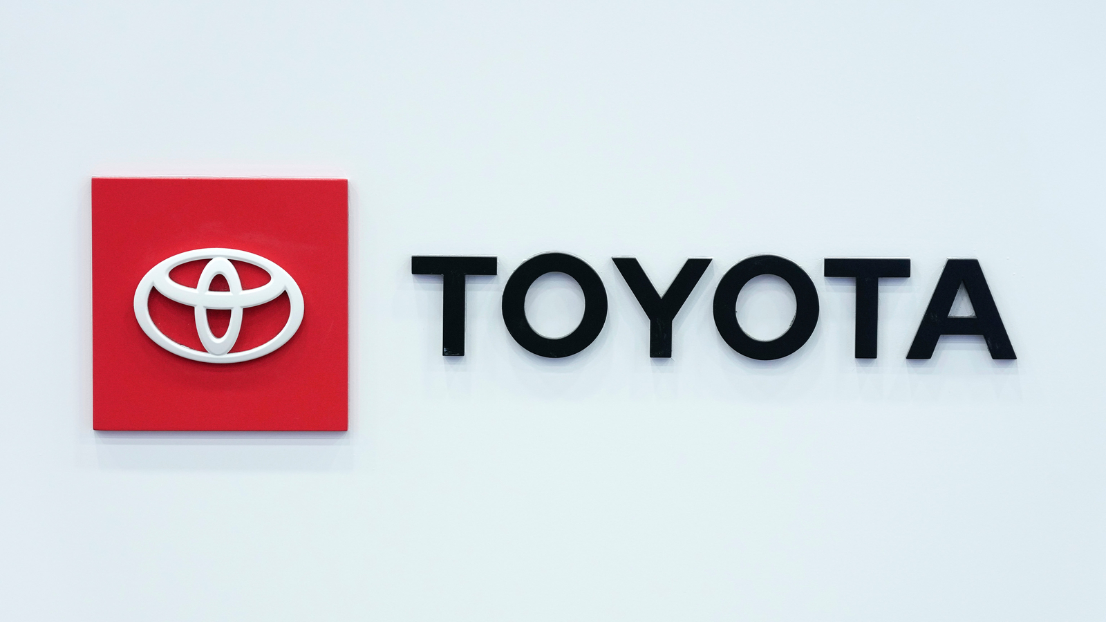 Which Toyota cars were recalled? Toyota recalling 1 million vehicles for potential air bag problem, including Camrys and RAV4s - Vimarsana News