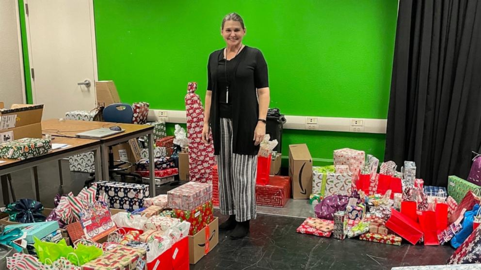 Teacher's viral TikTok helps fulfill Christmas wishes of over 900 students - Vimarsana News