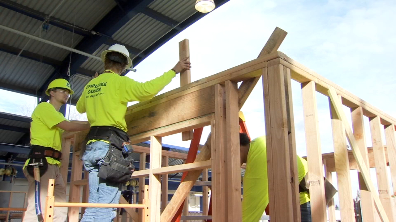 Clovis High helping students explore construction industry