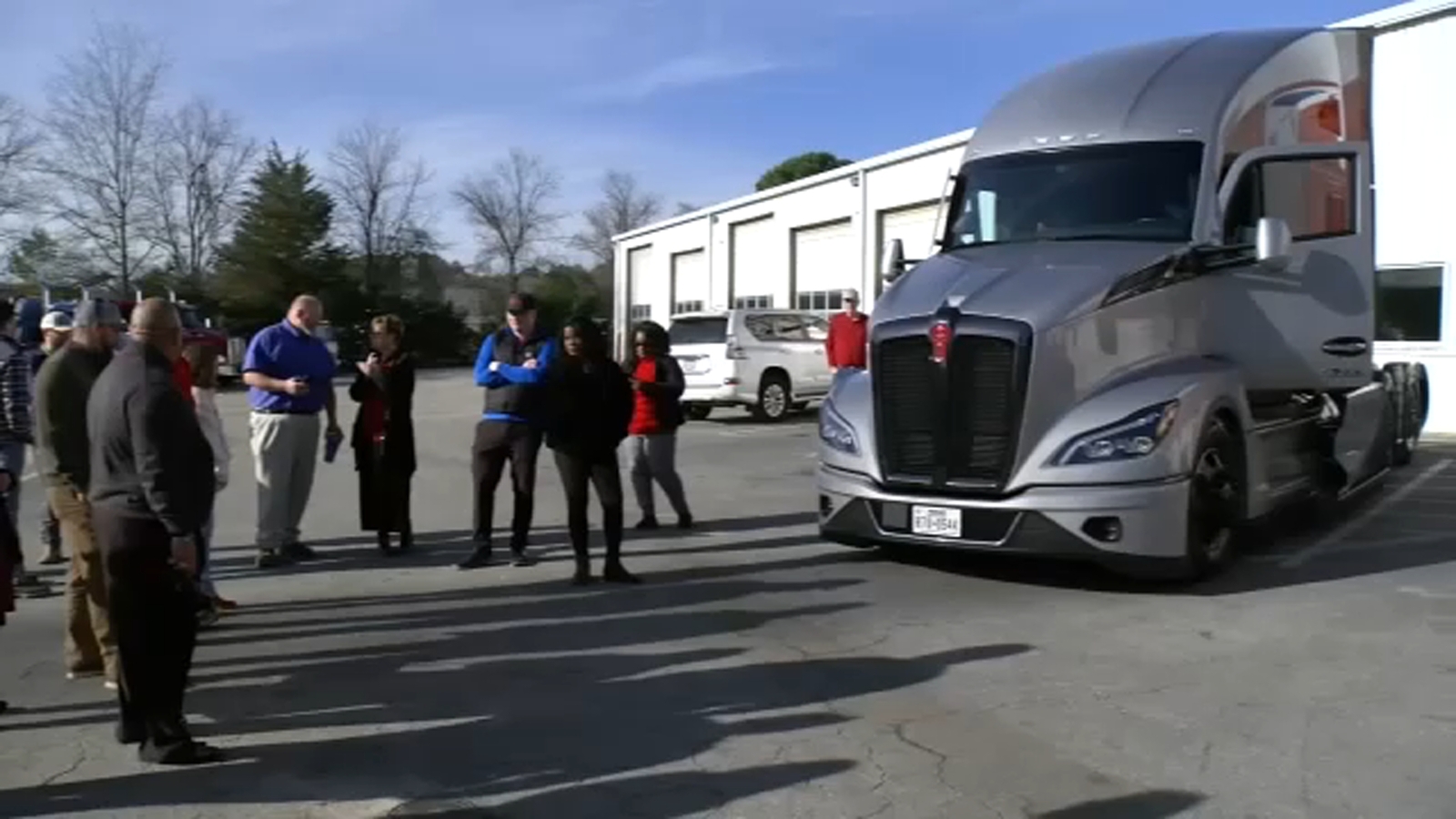 Local veteran-turned-trucker wins national award, new Kenworth rig - Vimarsana News