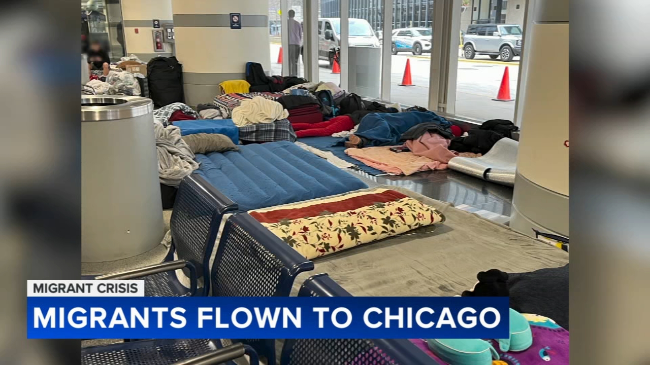 Chicago politicians call for help as Texas sends plane of migrants