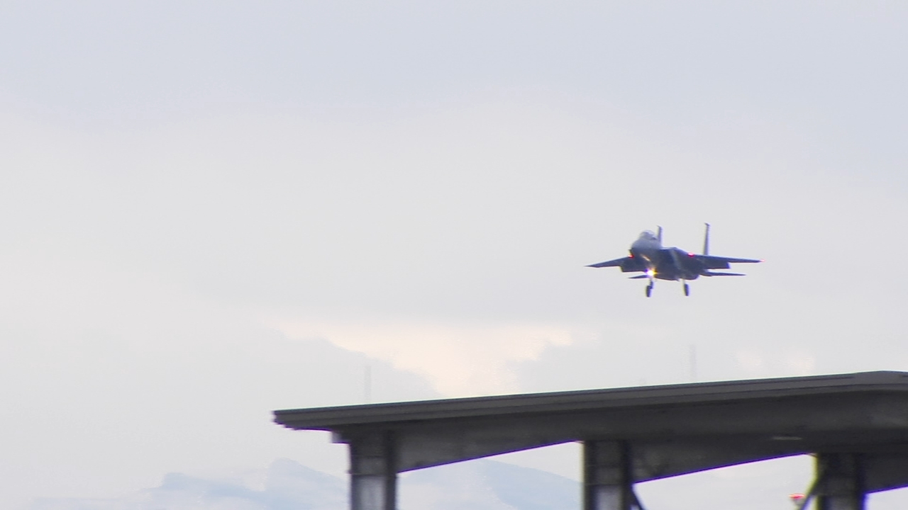 Valley fighter pilot ends decades-long career with final flight