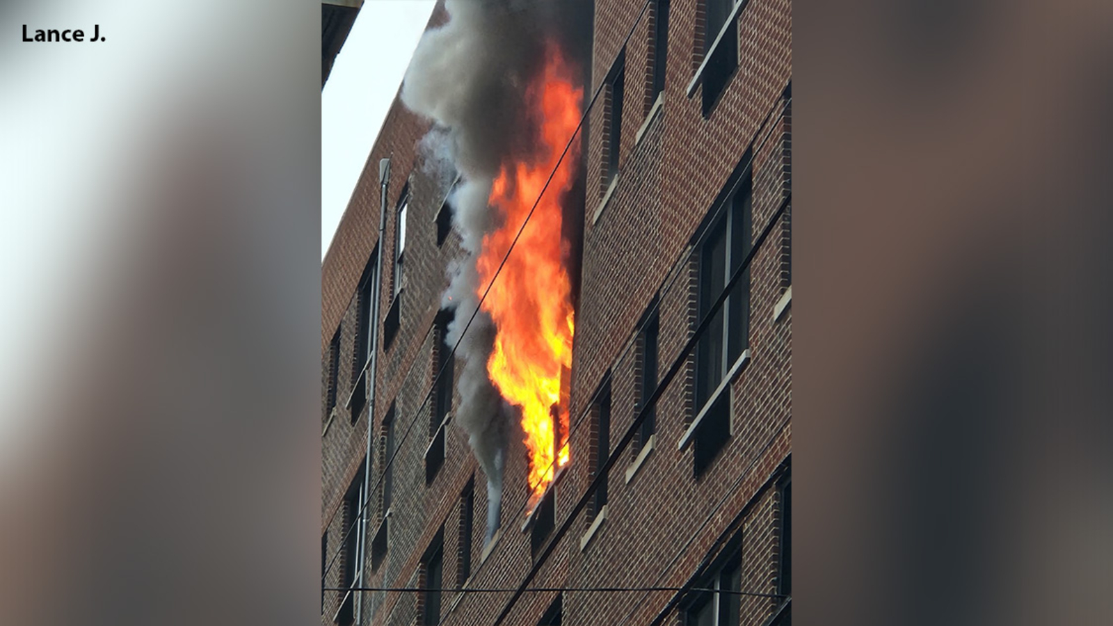 Chicago fire crews rescue several from blaze in Edgewater apartment building on Foster Avenue; 2 injured - Vimarsana News