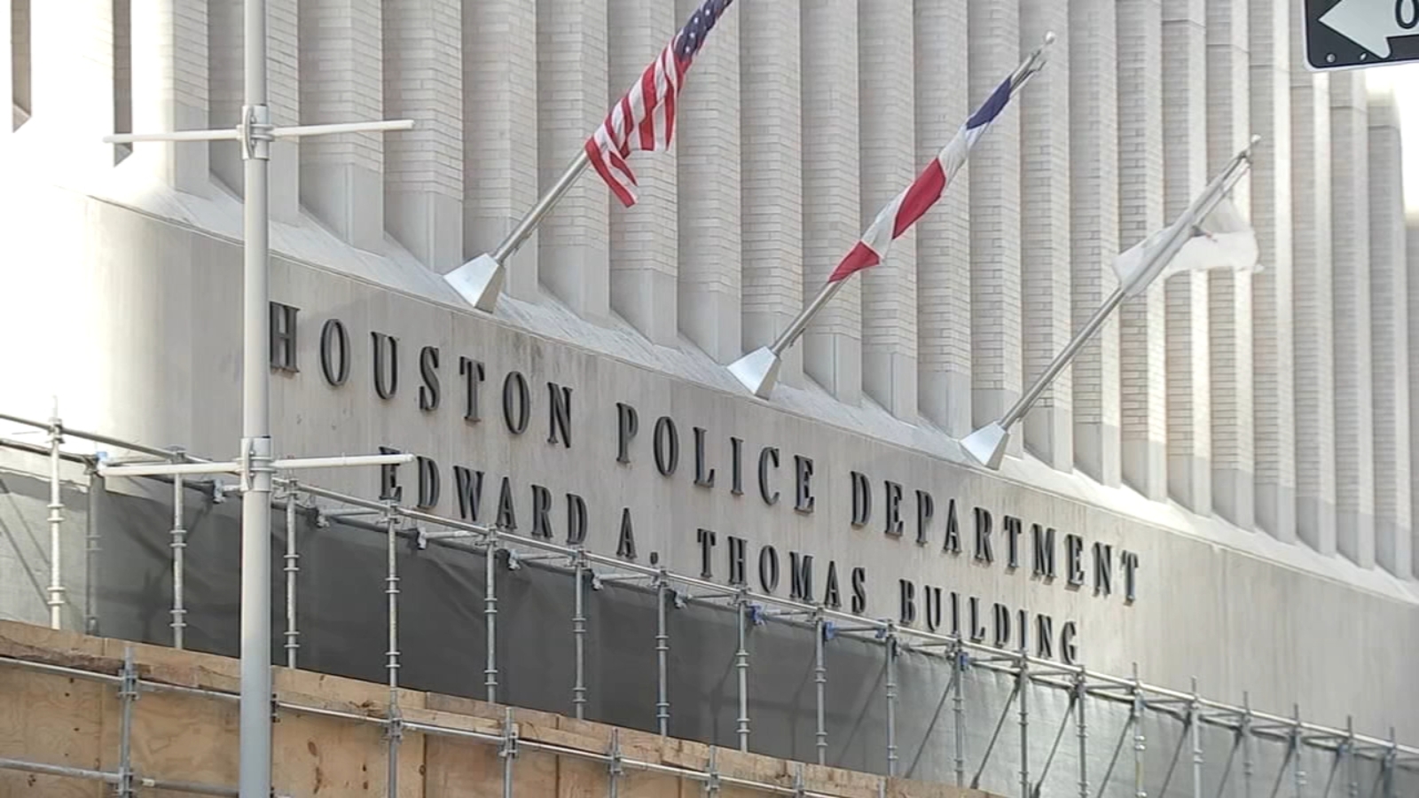 No suspects have been arrested in 2 separate road rage incidents in Acres Homes and Galleria area, Houston Police Department says - Vimarsana News