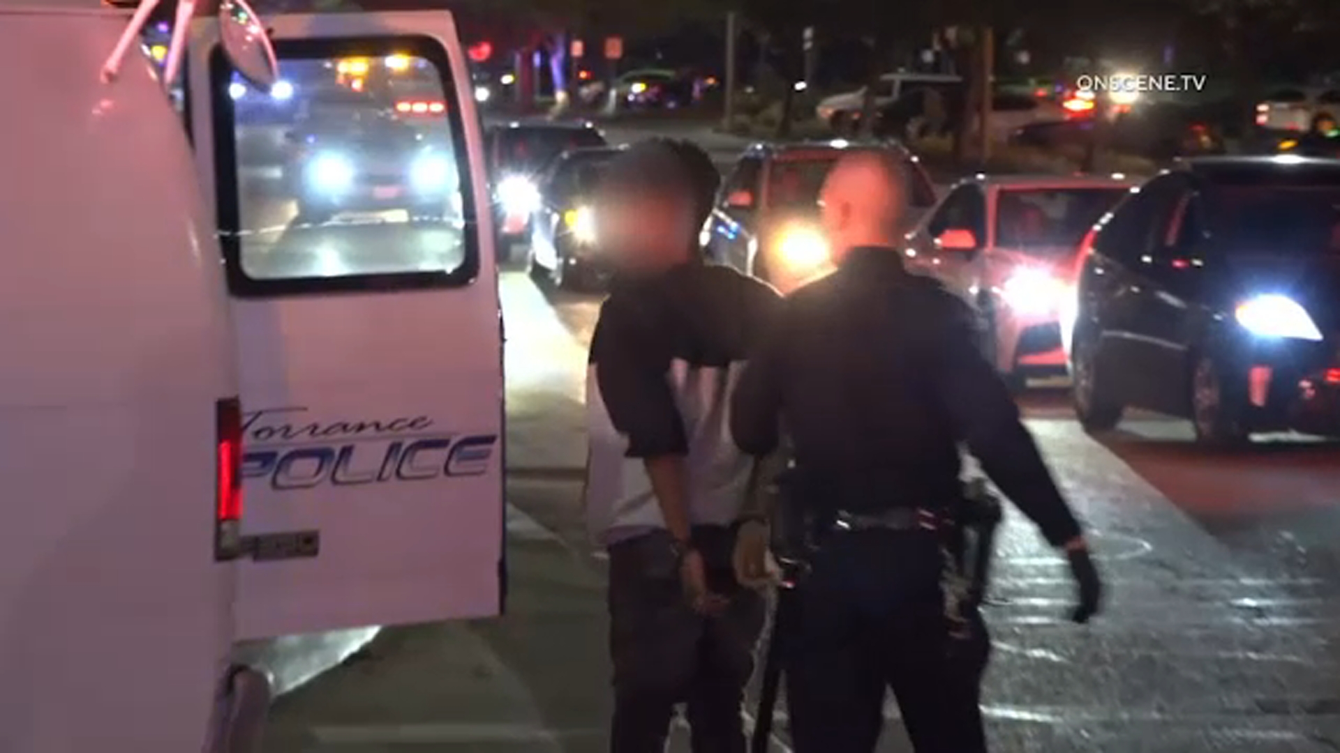 Del Amo Fashion Center cierra tras pelea involucrando a varios jovenes