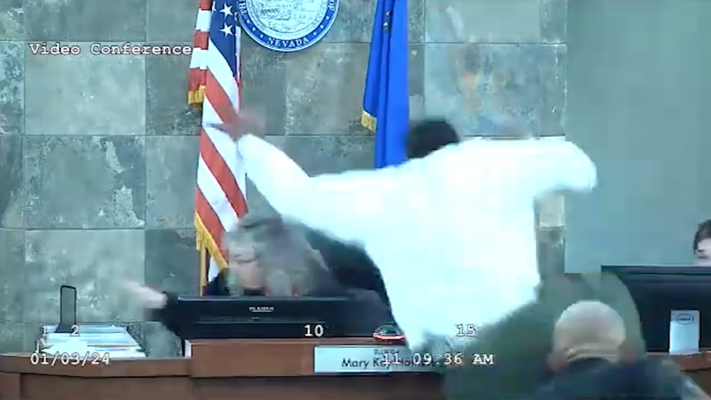 Chaos erupts in Las Vegas courtroom as defendant attacks judge