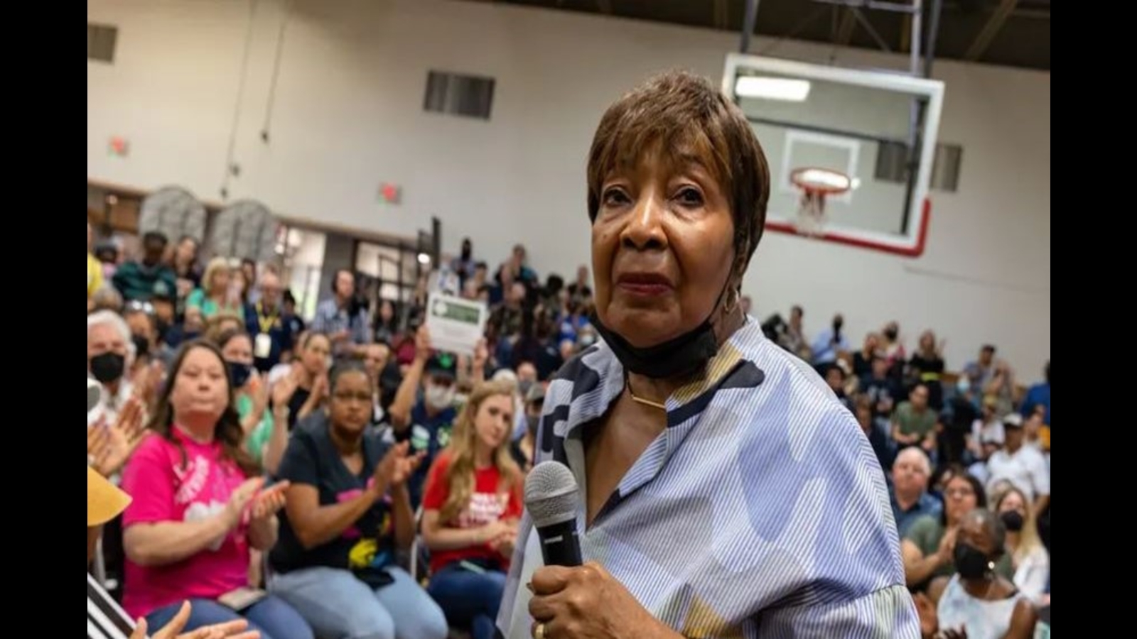 Congresswoman Eddie Bernice Johnson's family says medical neglect at