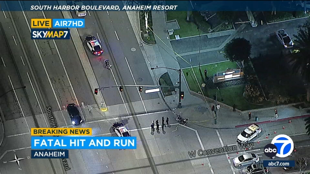1 dead after 3 pedestrians struck by hit-and-run driver in Anaheim