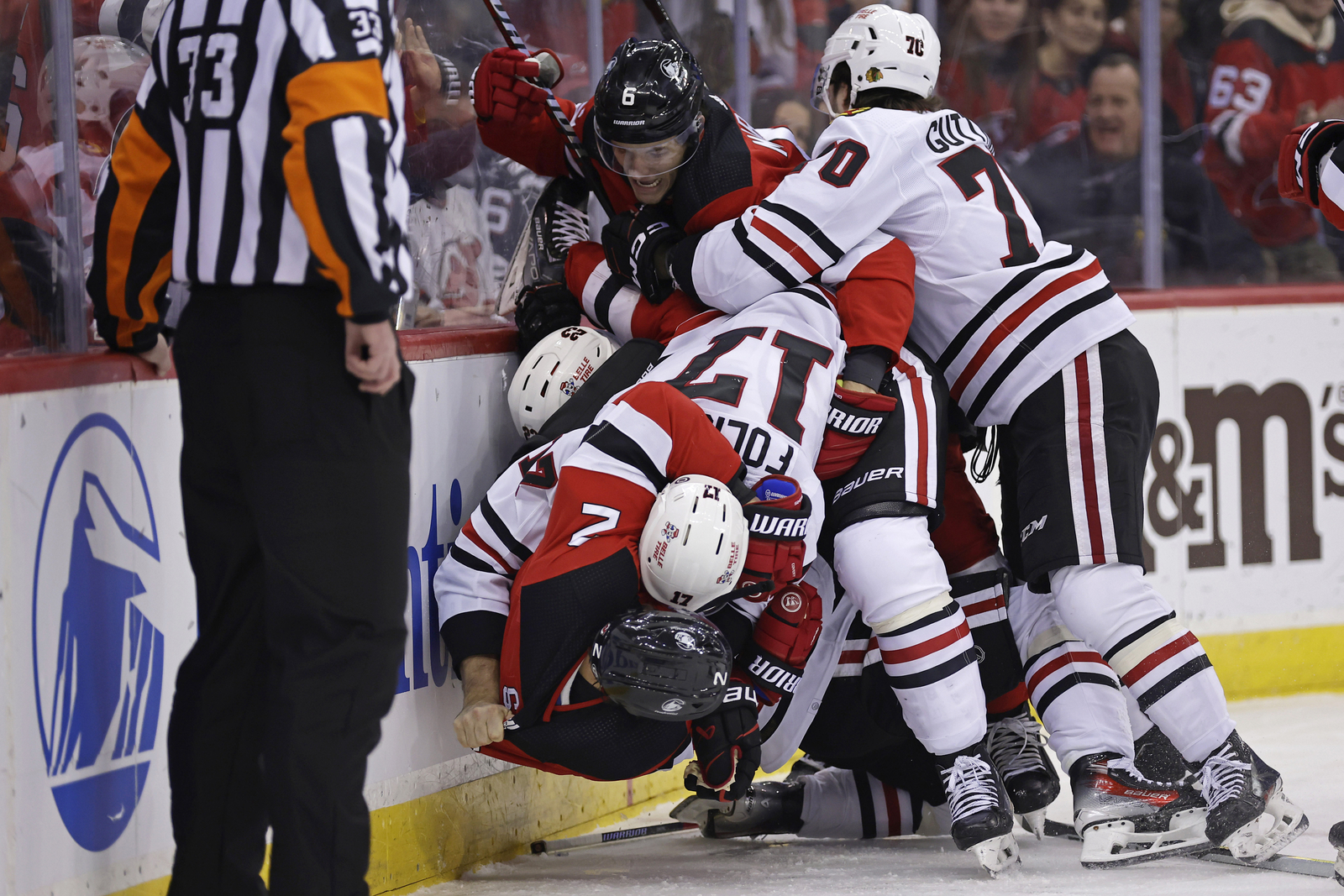 Chicago Blackhawks' Connor Bedard out of NHL 6-8 weeks with broken jaw - Vimarsana News