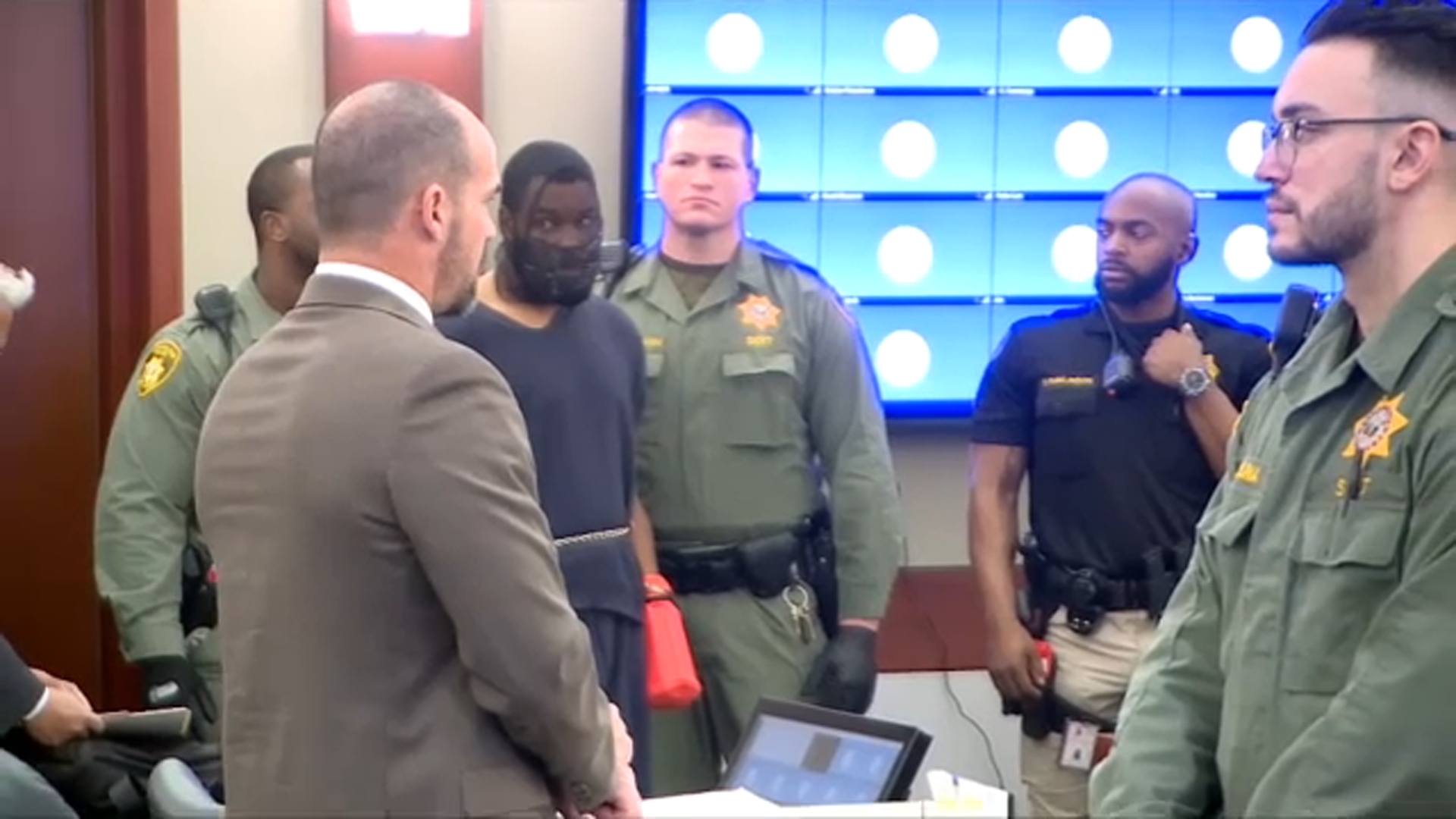 Deobra Redden, man who attacked Las Vegas judge during sentencing pleads insanity, not guilty to attempted murder charges - Vimarsana News