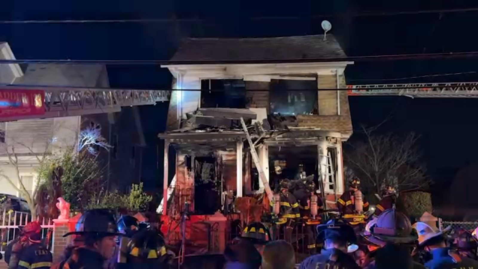 Man and woman killed after fire breaks out inside home in Queens - ABC7 ...