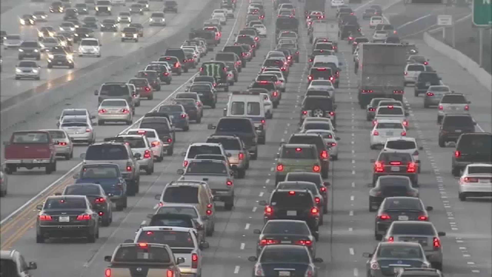 California busca usar IA para ayudar a resolver problemas de tráfico