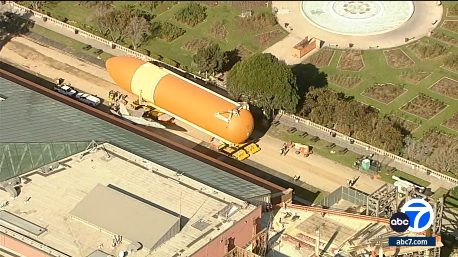 Space shuttle Endeavour fuel tank moving into position for vertical display in Exposition Park - Vimarsana News