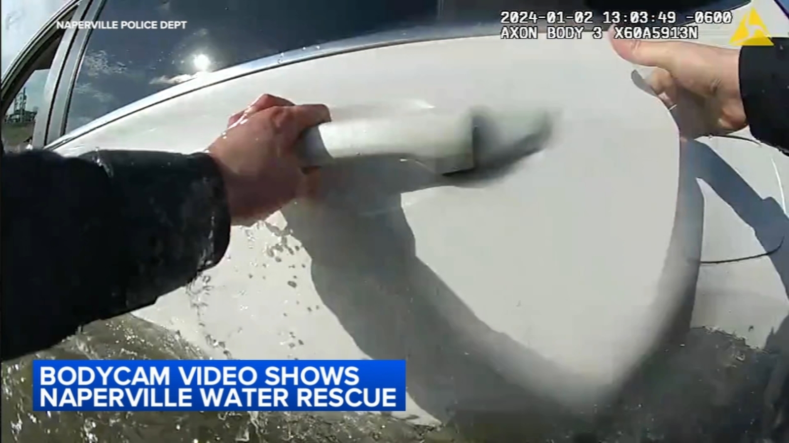 Police officers rescue mom, 2 kids after car crash into retention pond near 95th Street library in Naperville, IL: bodycam video - Vimarsana News