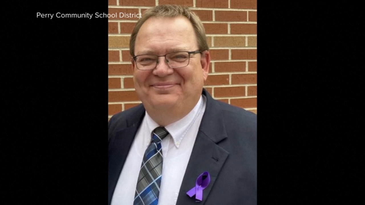 Iowa school principal, shot while trying to protect students, dies