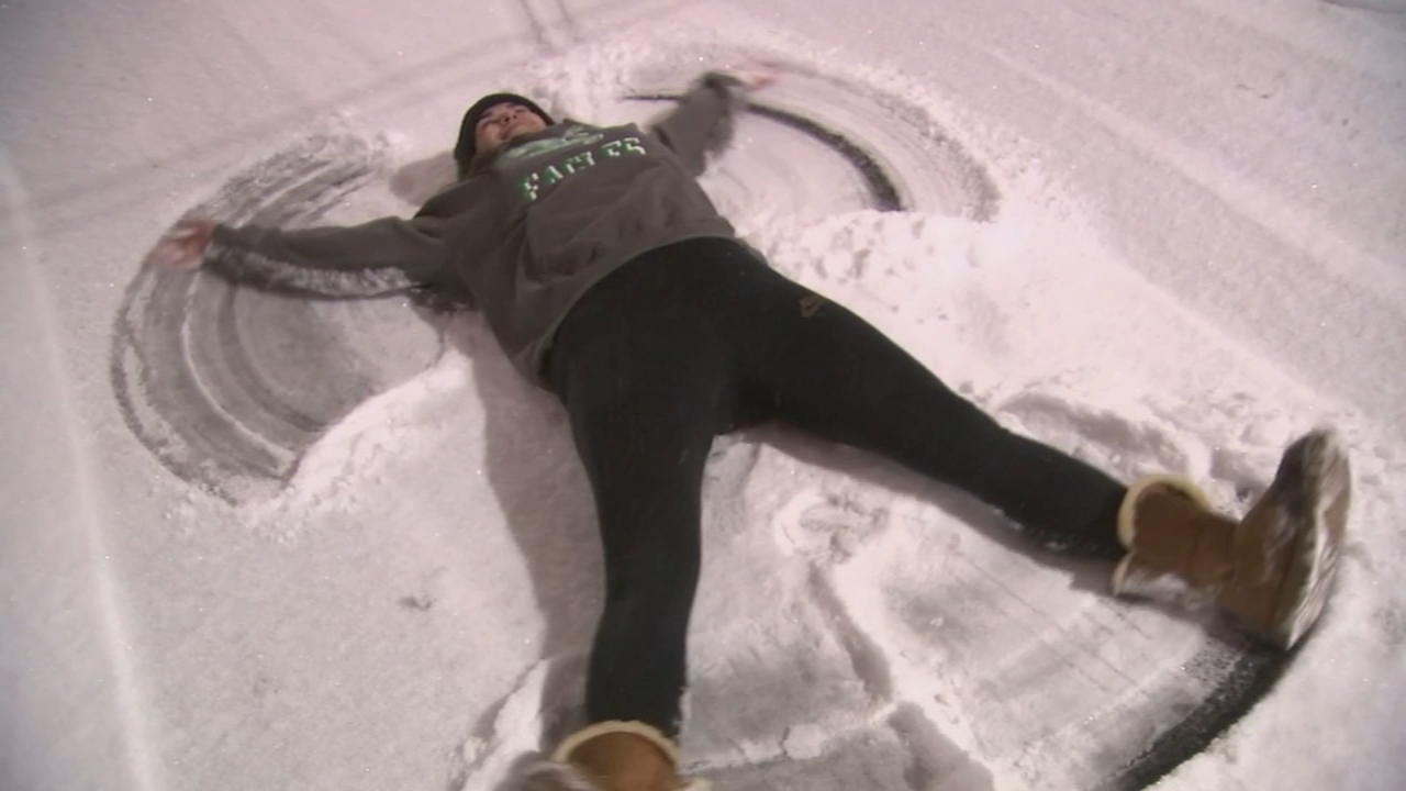 Philadelphia sees 1st snow in nearly 2 years