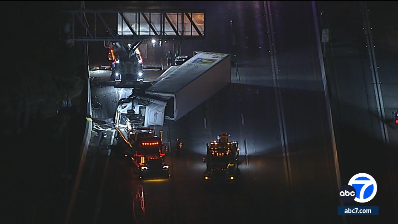 Sun Valley traffic snarled due to overturned big rig on NB 5 Freeway