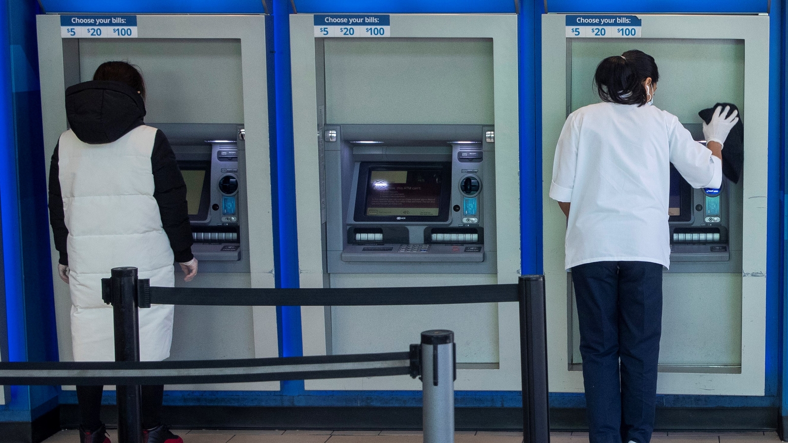 Bank overdraft fees could drop to as low as $3 under new Biden proposal - Vimarsana News