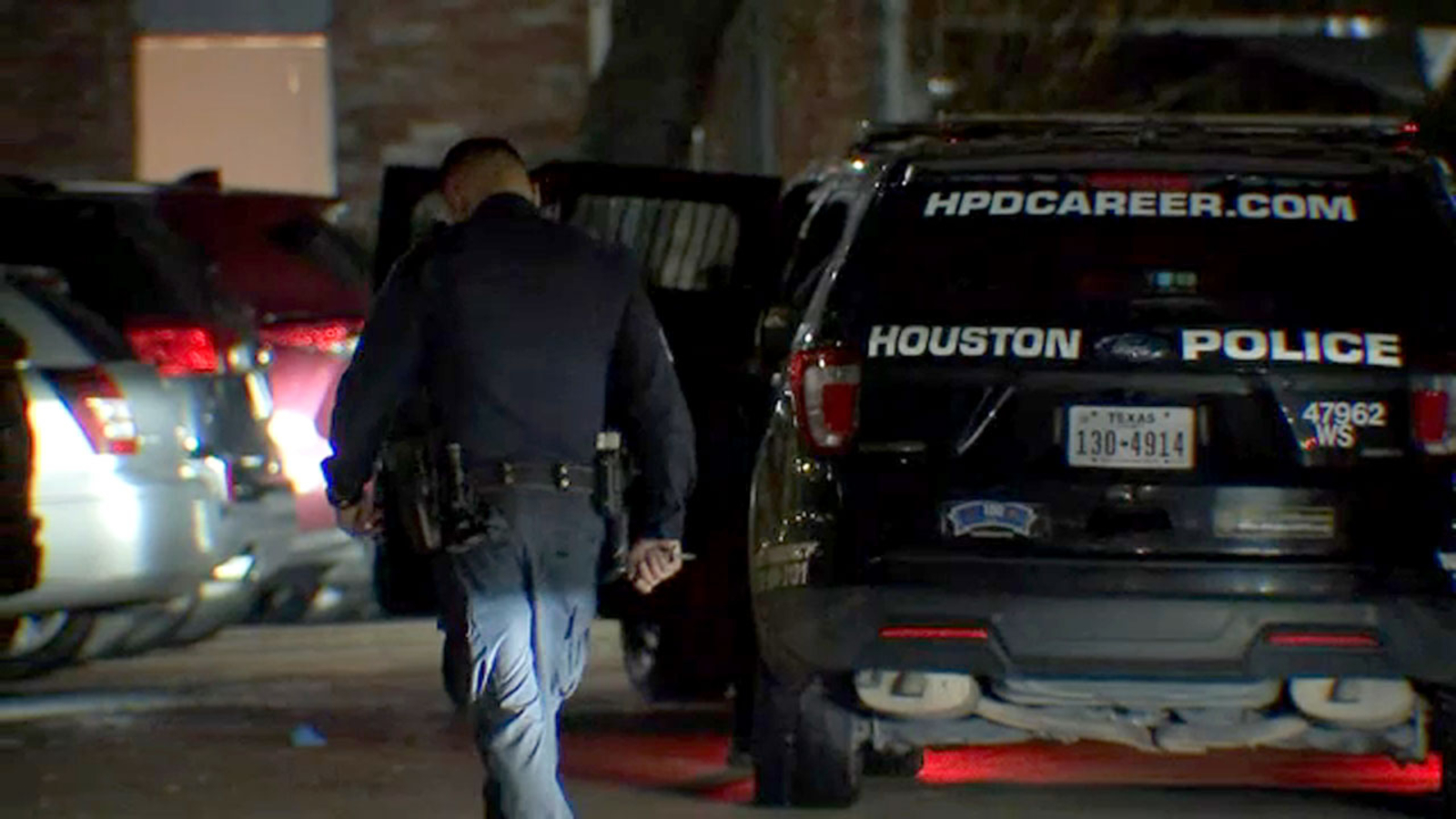 Houston roommate shooting: 20-year-old woman killed, another detained after shots fired at Ashford Court Apartments, HPD says - Vimarsana News