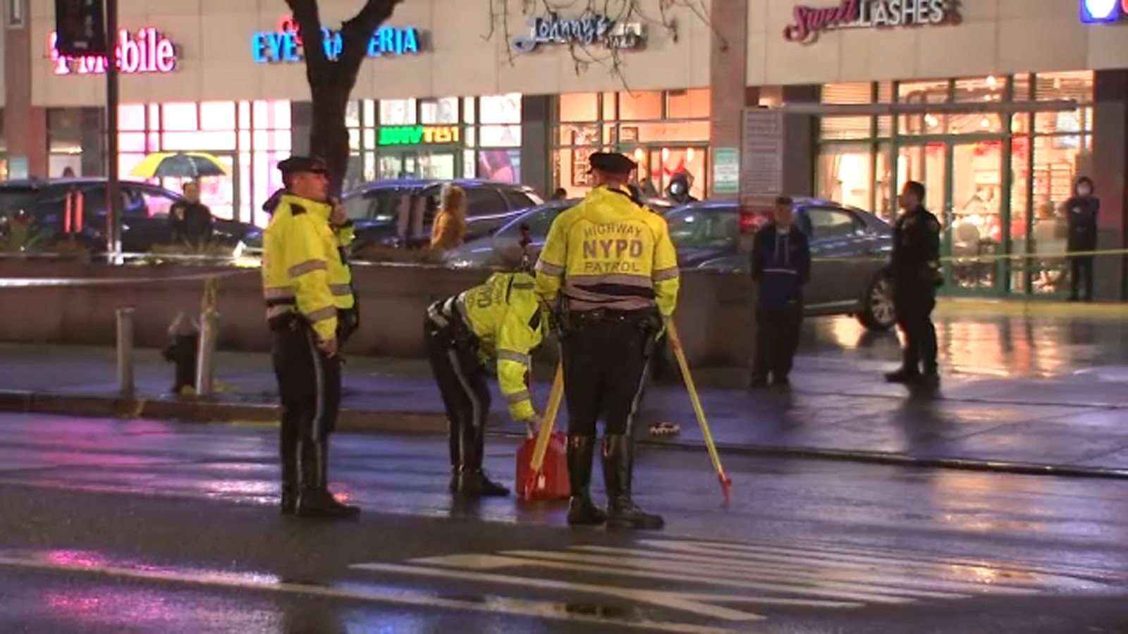 42-year-old woman riding scooter critical after being struck by hit-and-run vehicle in Auburndale, Queens - Vimarsana News