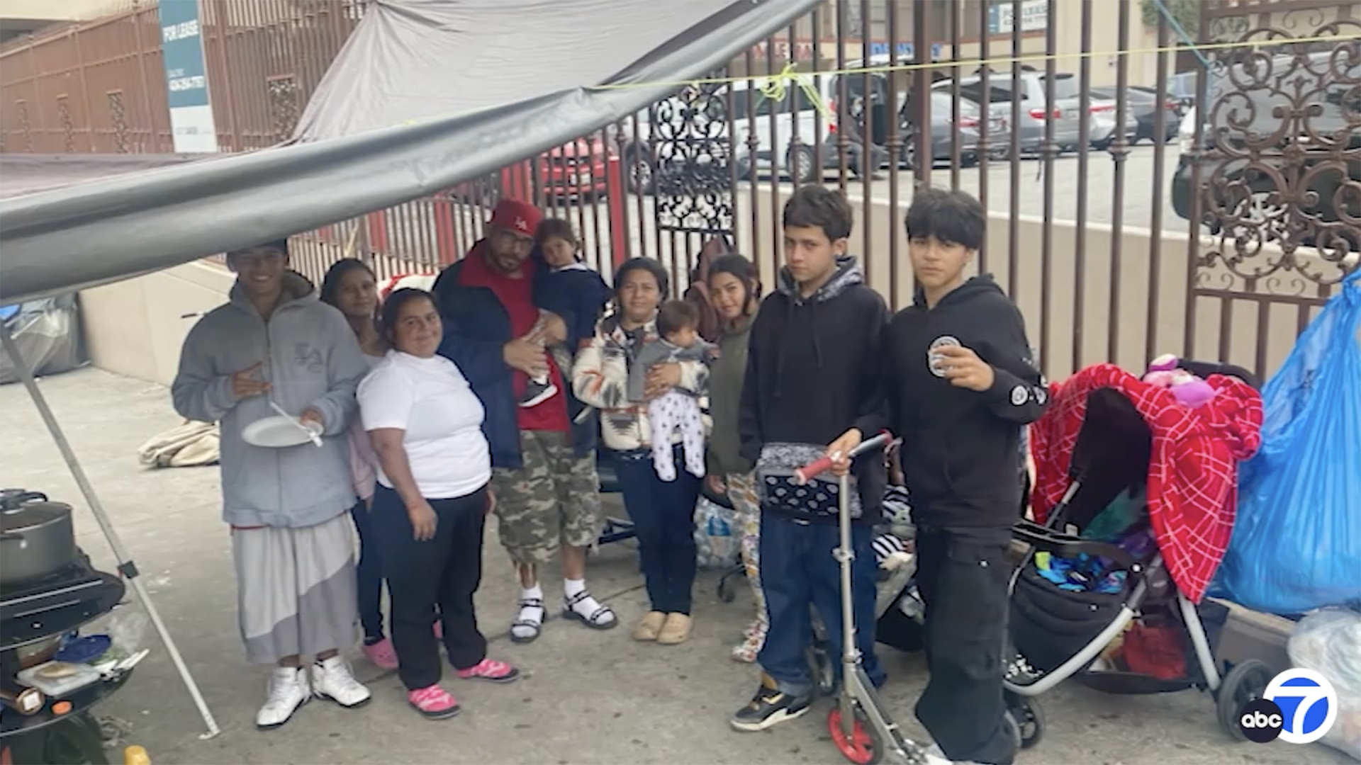 Familia de 18 miembros deja de vivir en la calle tras recibir ayuda