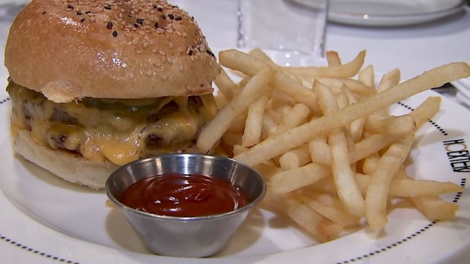 Hoexters, a 1970s NYC restaurant staple, reinvented with comfort at