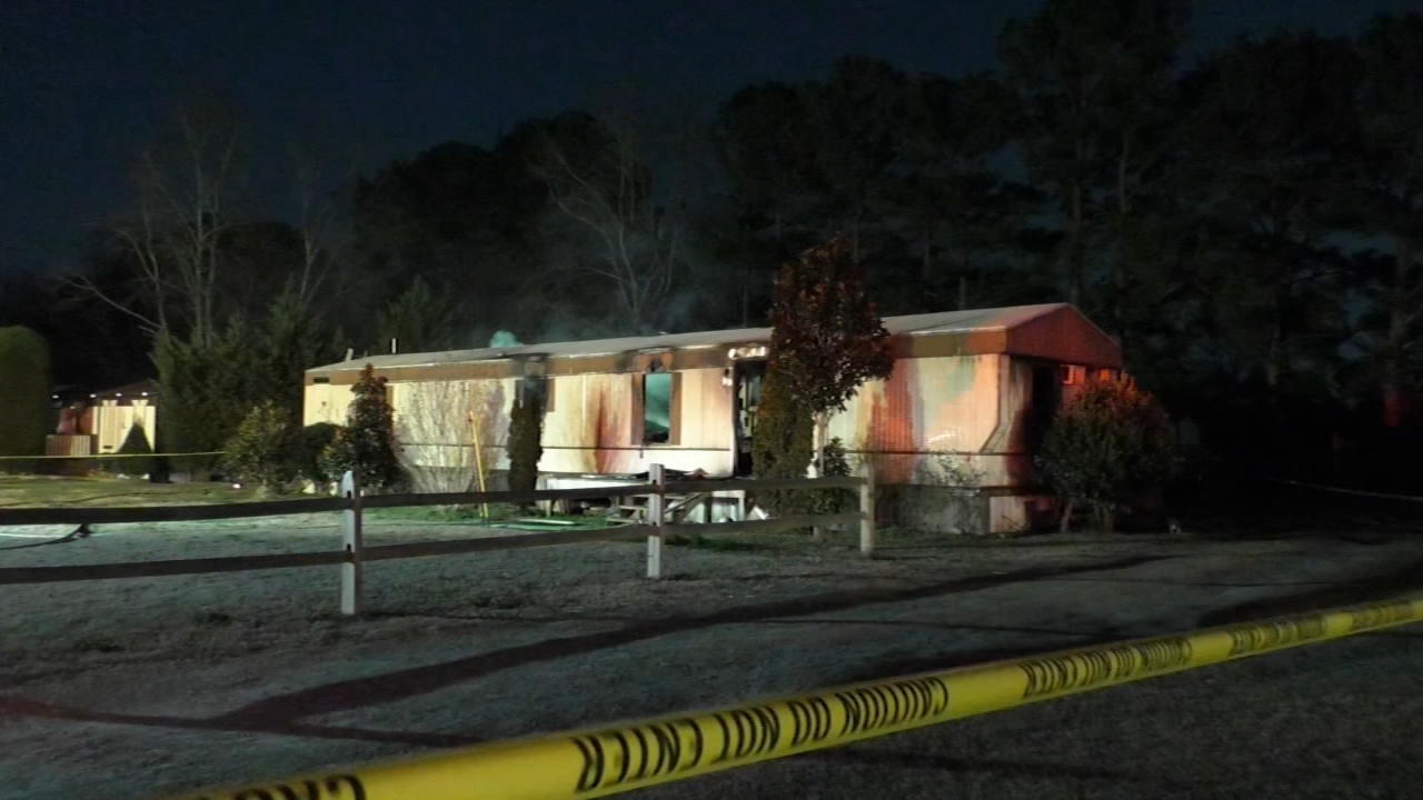 2 people hurt, 6 displaced in Harnett County house fire