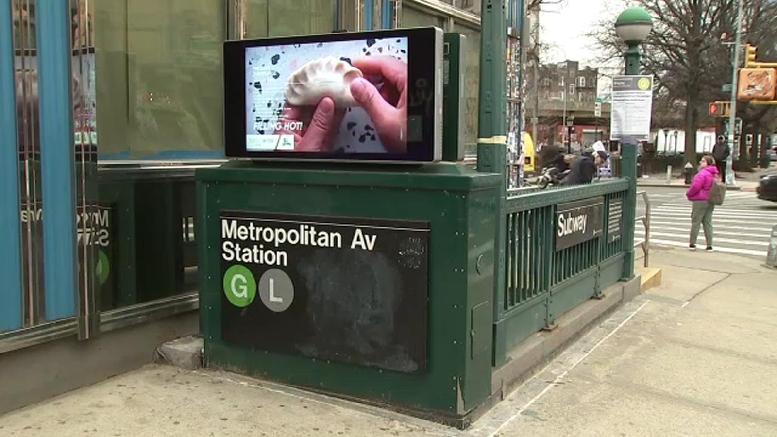 Boy survives fall on subway tracks by rolling under platform as train enters station in Brooklyn - Vimarsana News