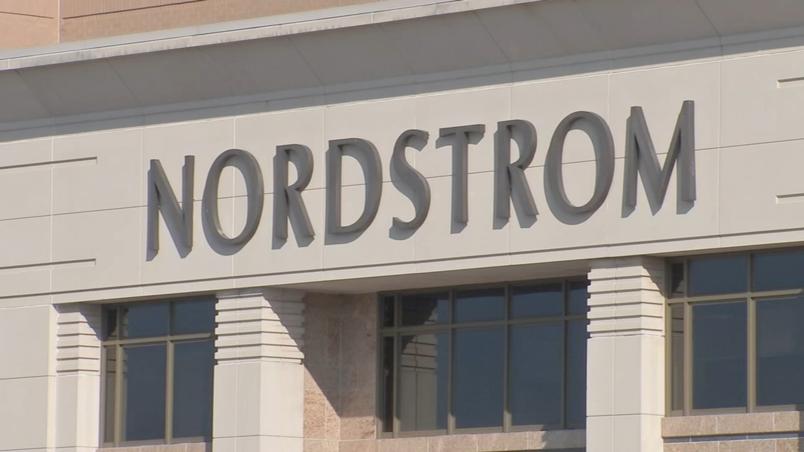 Woman charged with stealing merchandise from Nordstrom store at King of