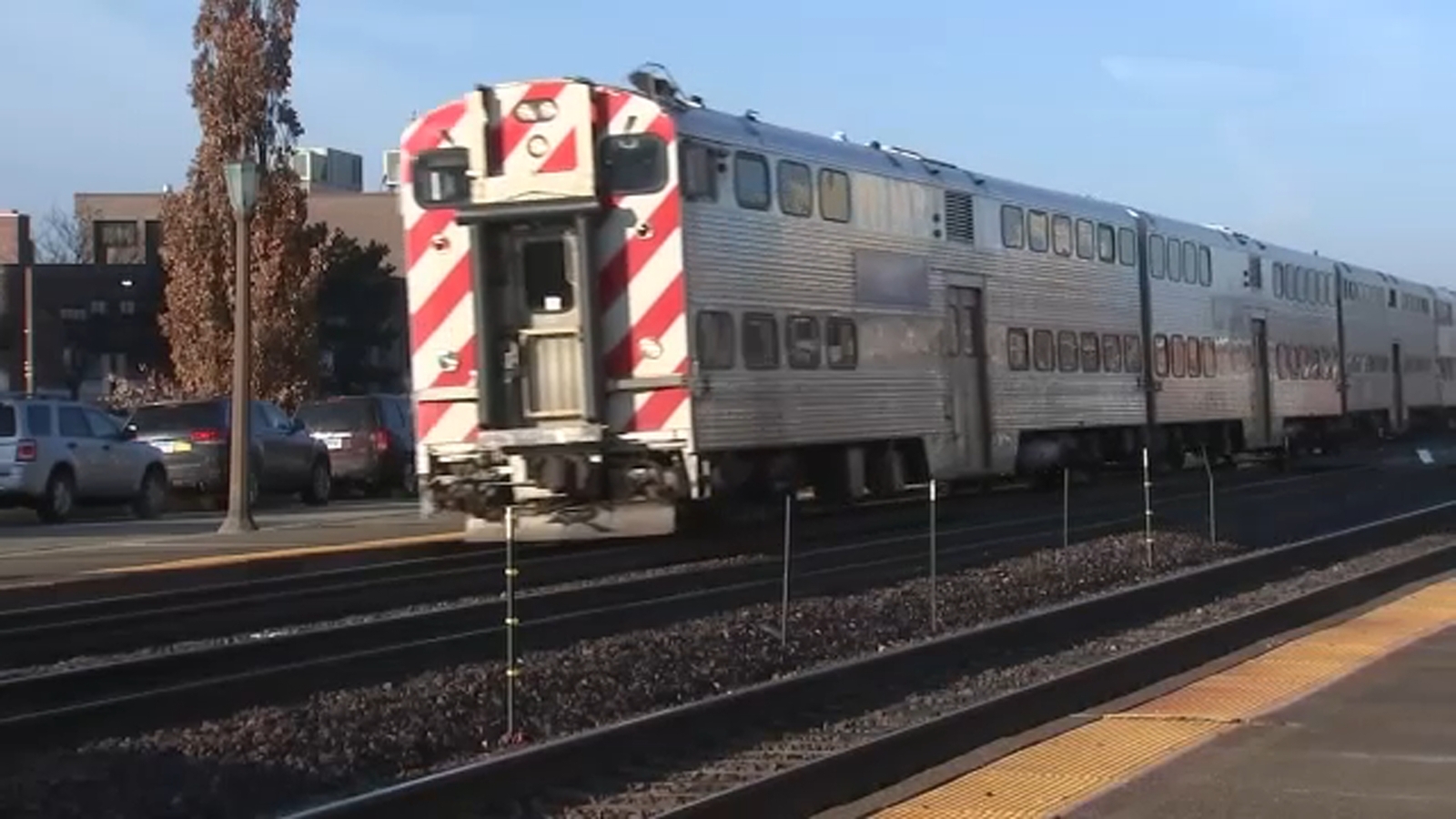 Metra app down again Friday for 2nd day of new fare structure - Vimarsana News