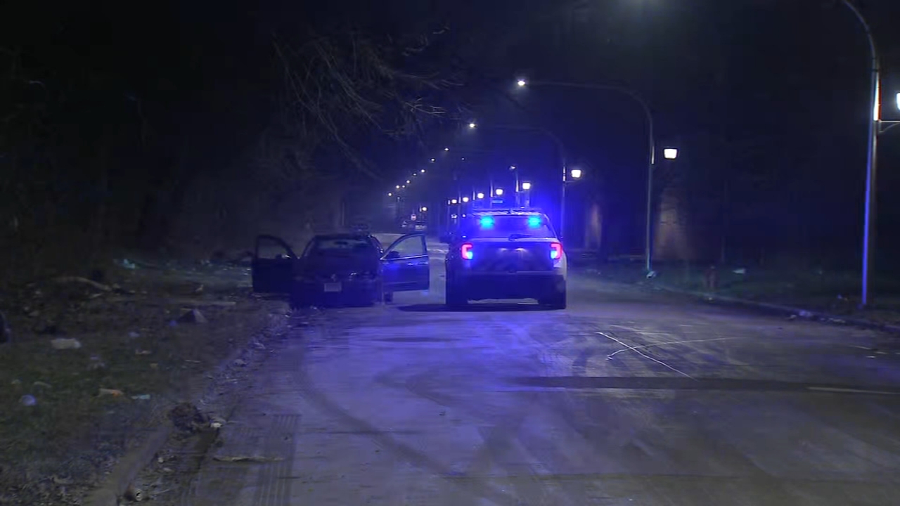 Man found shot to death inside parked car on West Side: CPD