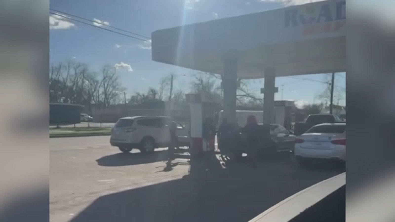 Houston teen stabbed: Family says northside attack on Tidwell Road tied to sex trafficking, HPD searching for suspect - Vimarsana News