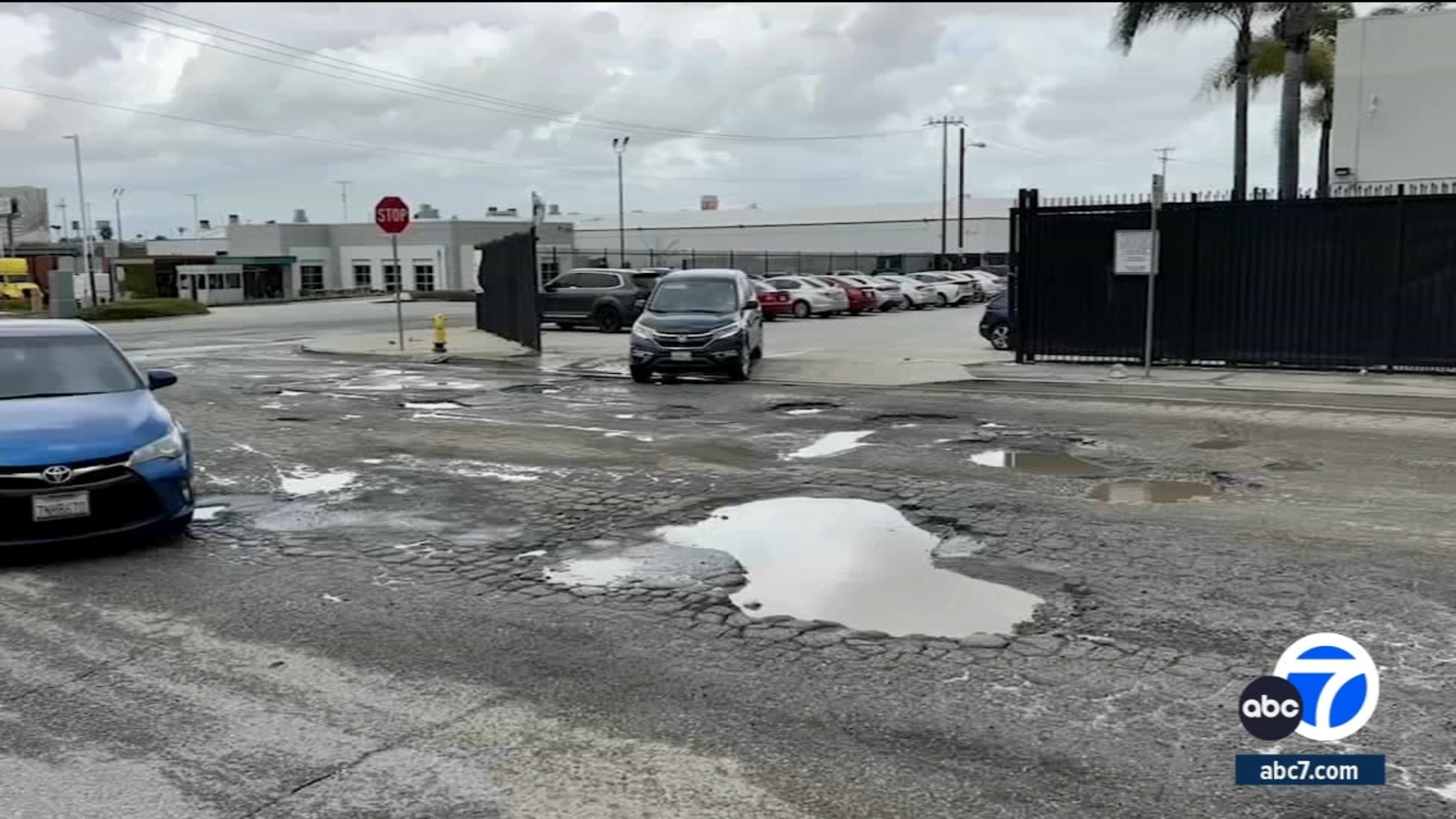 Задания на тему weather. It rain yesterday. It rain yesterday. M. Make sentences negative bob is reading.