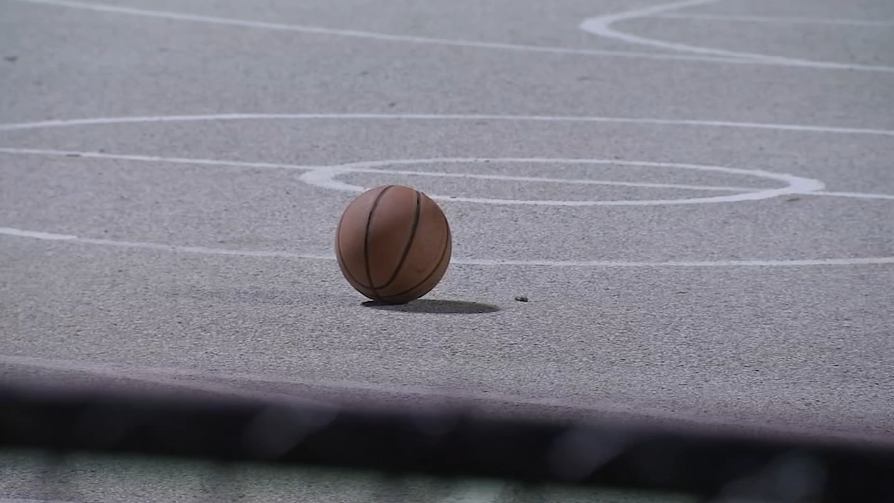 Gunfire erupts near basketball courts in Center City; teen injured