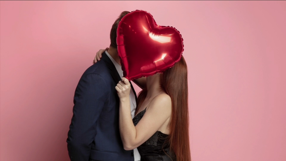 Romance scam red flags