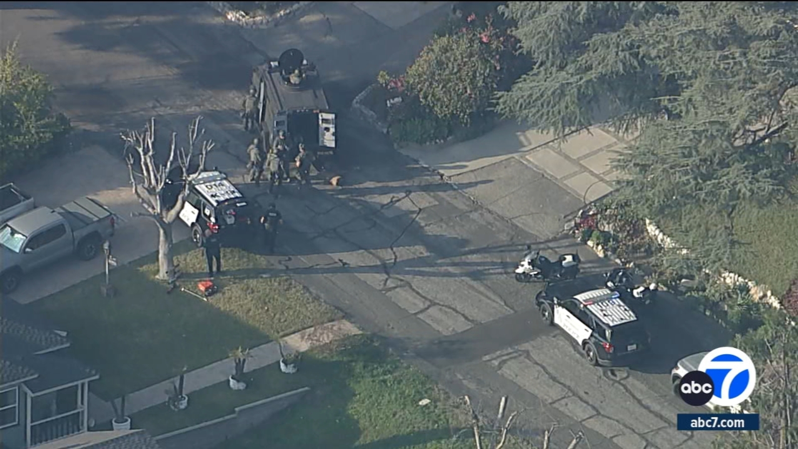 Glendale standoff ends after person found dead in home, barricaded suspect in custody - Vimarsana News