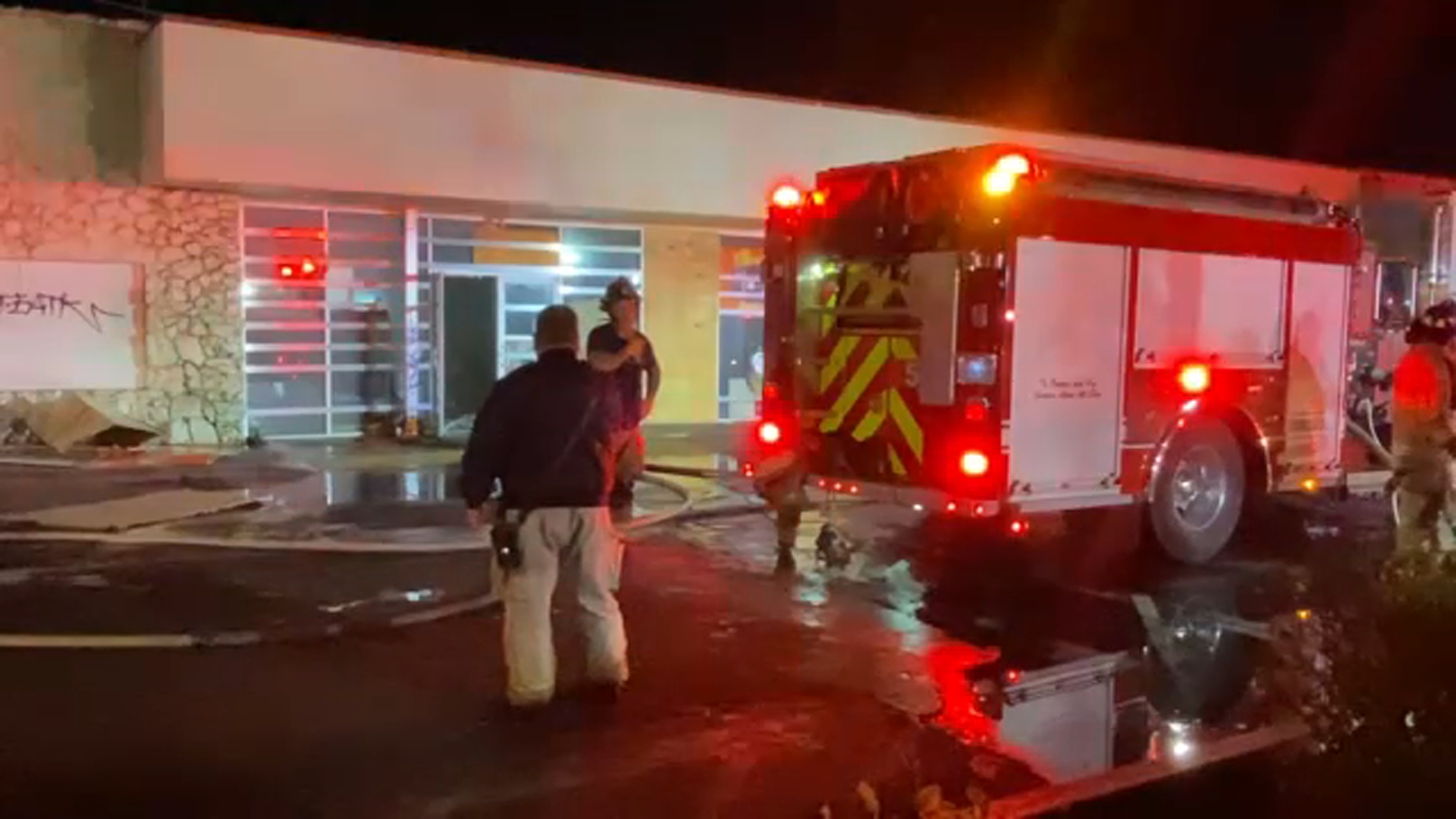 Flames break out inside central Fresno building, no injuries reported