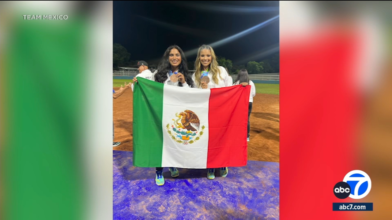 Latinas del sur de California juegan en la Liga Mexicana de Softbol