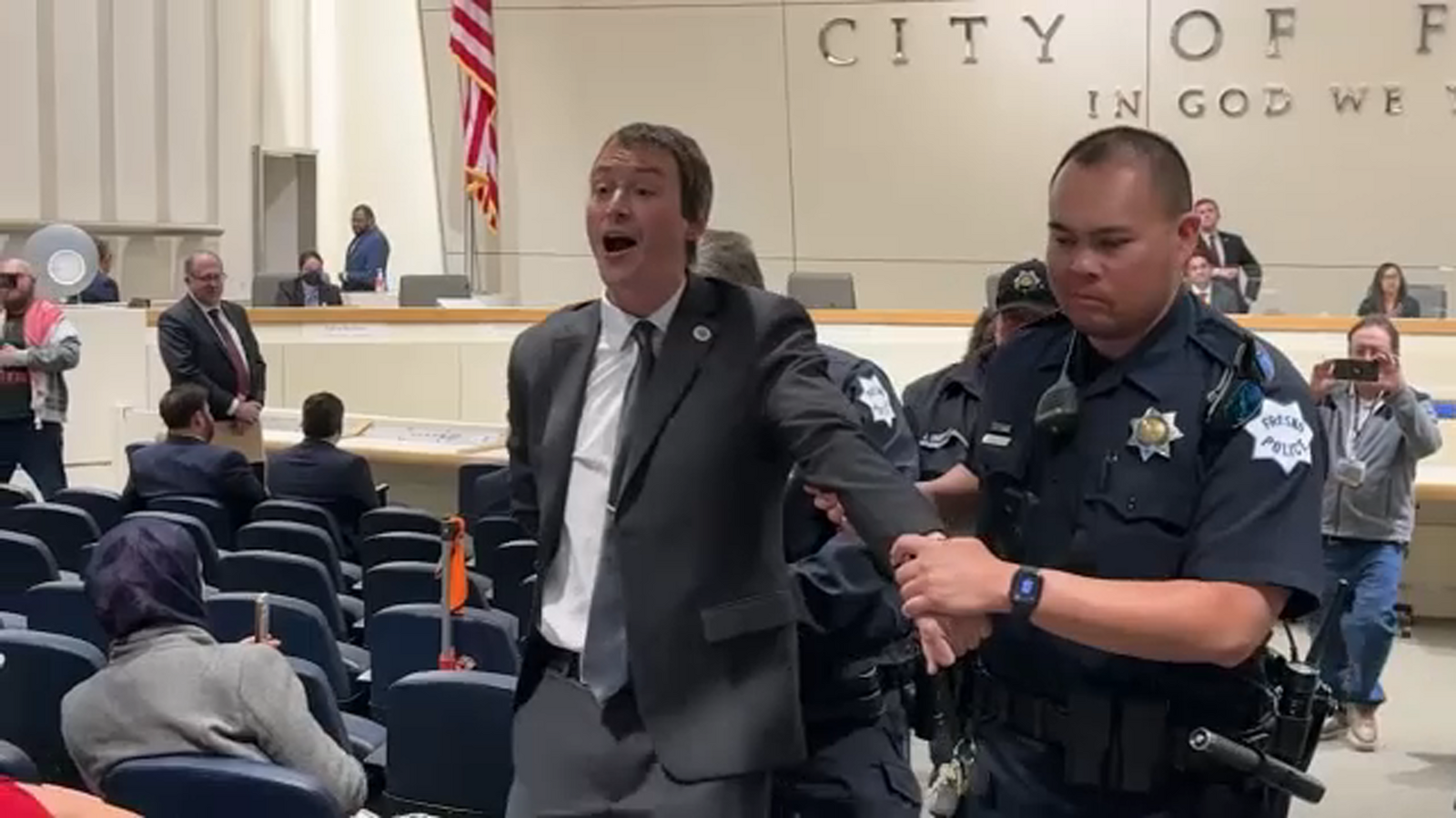 Disturbance halts Fresno City Council meeting Thursday ABC30 Fresno