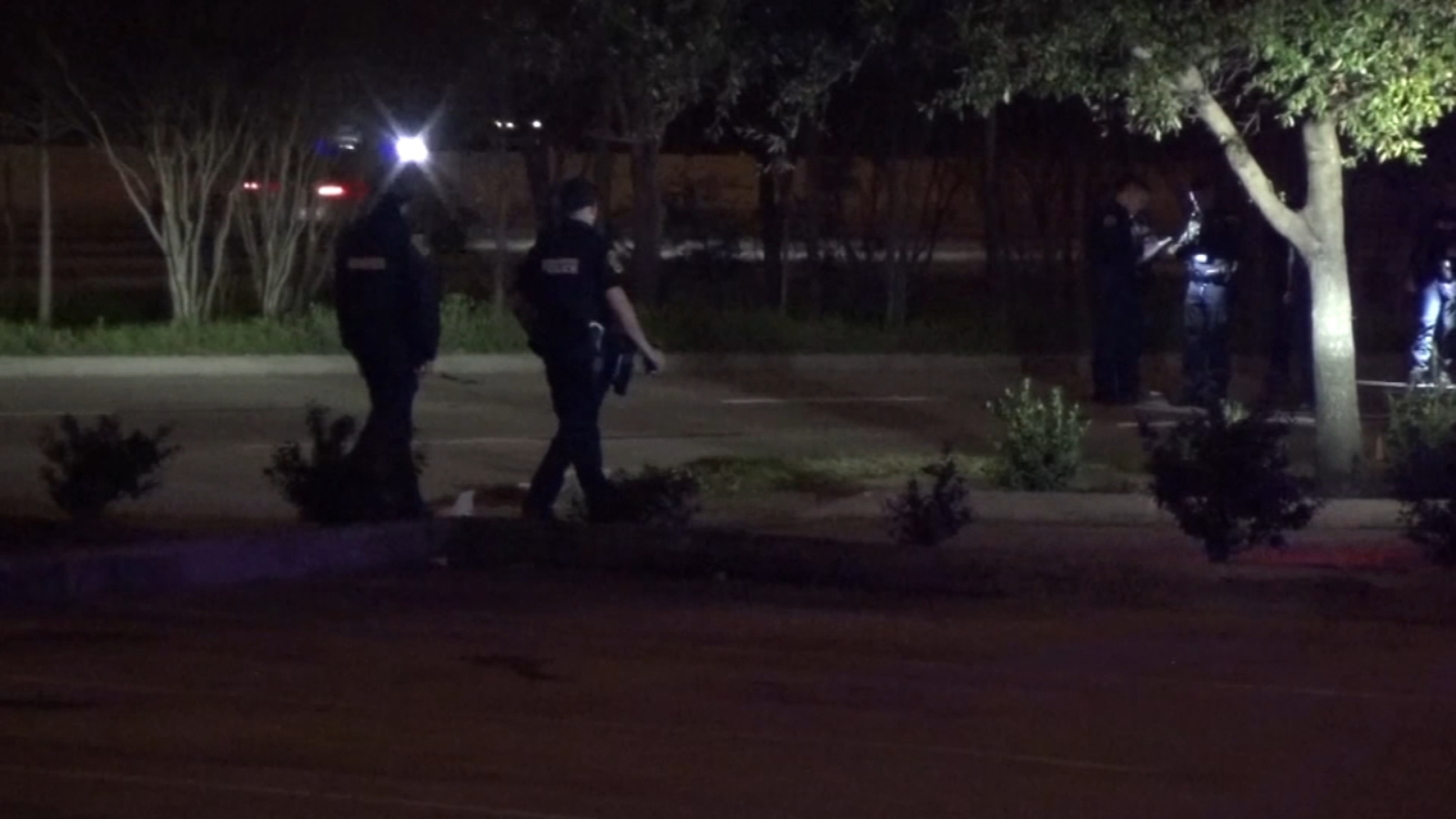 Pedestrian killed I-610: Houston police search for driver accused of ...