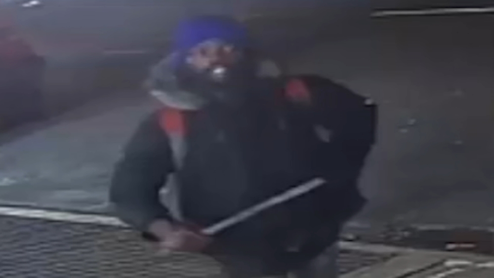 Police: Man strikes woman in head with baseball bat on Manhattan street