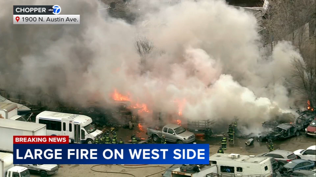 イチコー　サンダーバード・ファイアーチーフ（ミステリーアクション）デッドストック Kidd and 81 Rescue a Criminal Stuck in a Vent | NBC's Chicago Fire