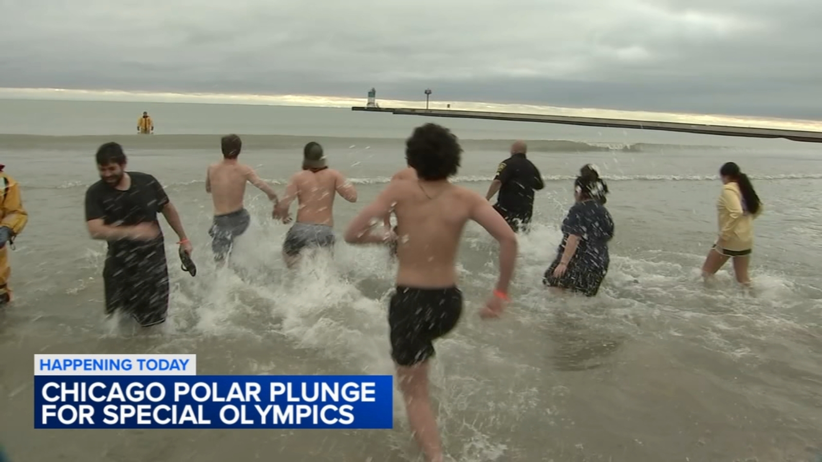 Chicago Polar Plunge 2024 Thousands brave frigid Lake Michigan ABC7