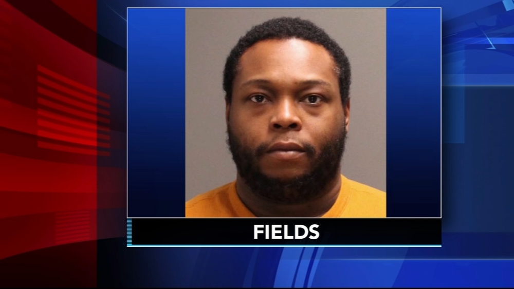 Teacher accused of trying to solicit sexual photos from student
