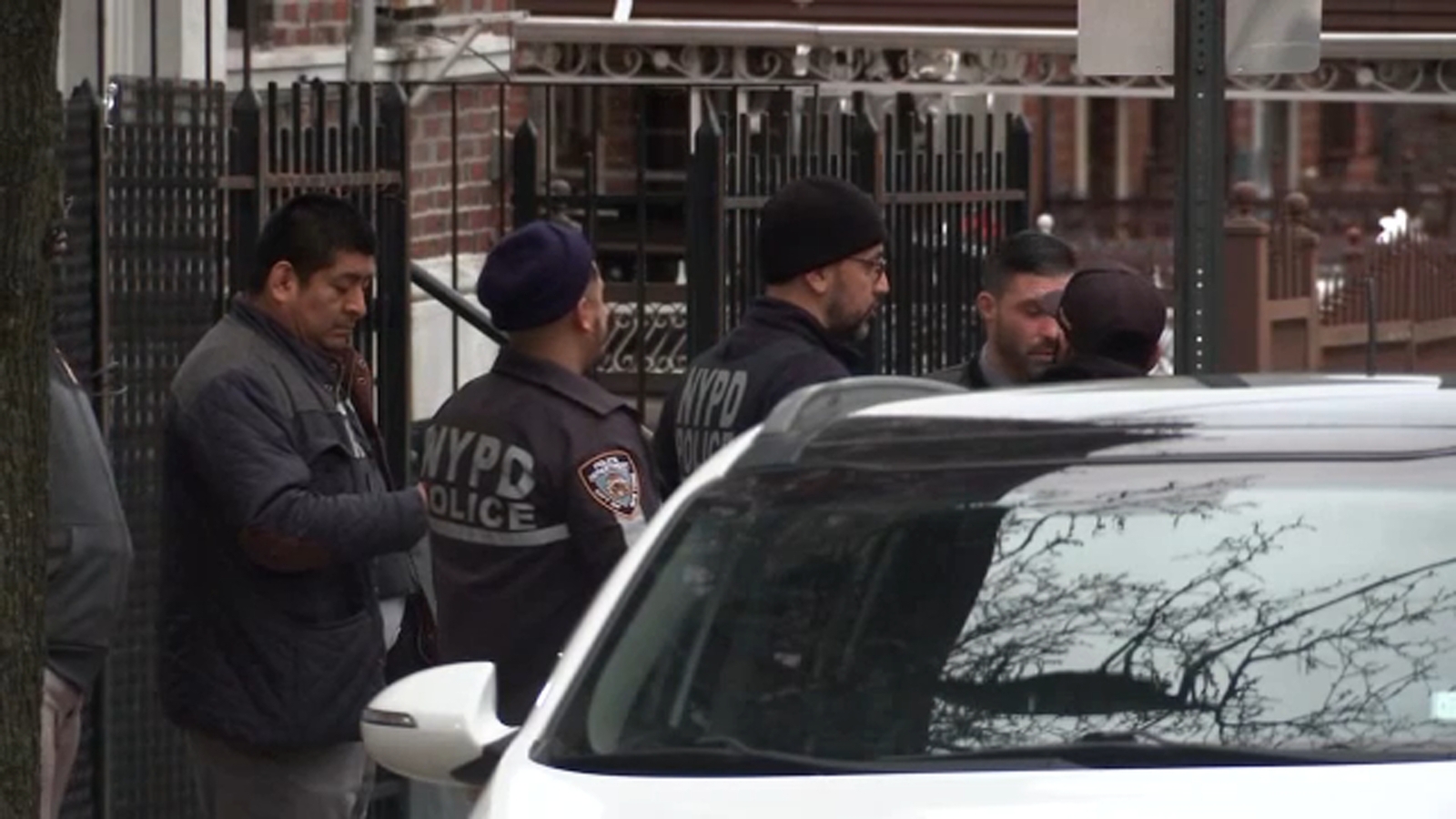 Bronx shooting: 17-year-old boy dies after being shot in neck near ...