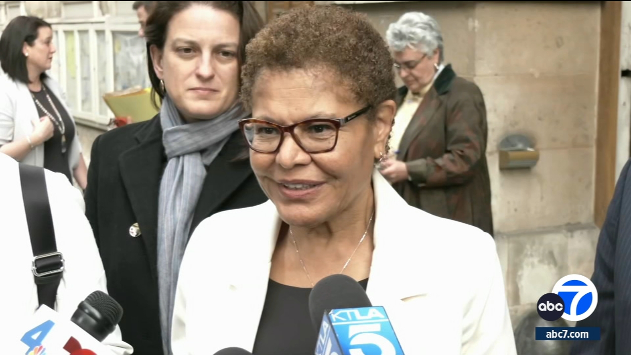 Mayor Karen Bass signs cooperation agreement with Paris suburb amid preparations for Olympics - Vimarsana News
