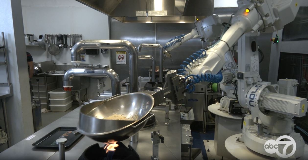 AI runs fully-operational kitchen at west suburban food court