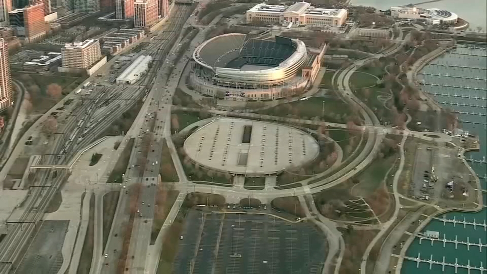 Bears planning to build domed stadium along lakefront