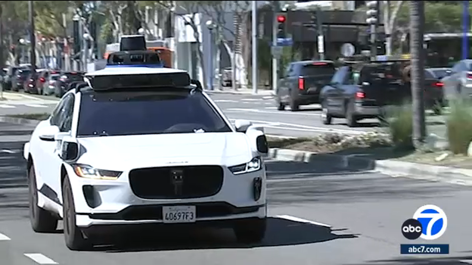 Los vehículos de Waymo están listos para las calles de Los Ángeles